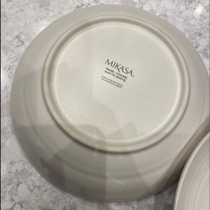 Mikasa swirl pasta bowl set of 4 -never used